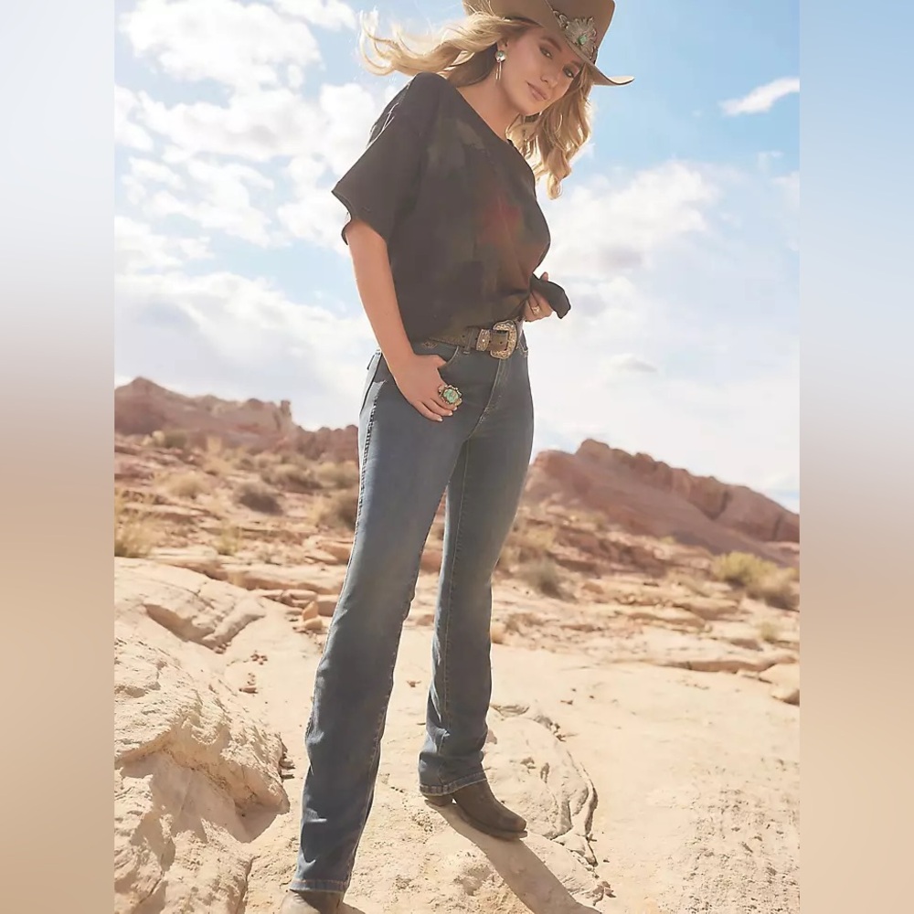 Wrangler Lainey Wilson Bootcut Boot Huggers Jeans